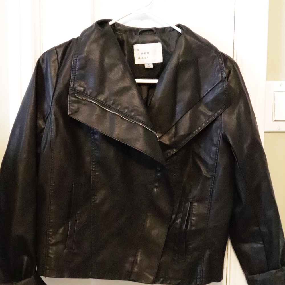 ⭐️LAST CHANCE!!⭐️a new day faux leather jacket